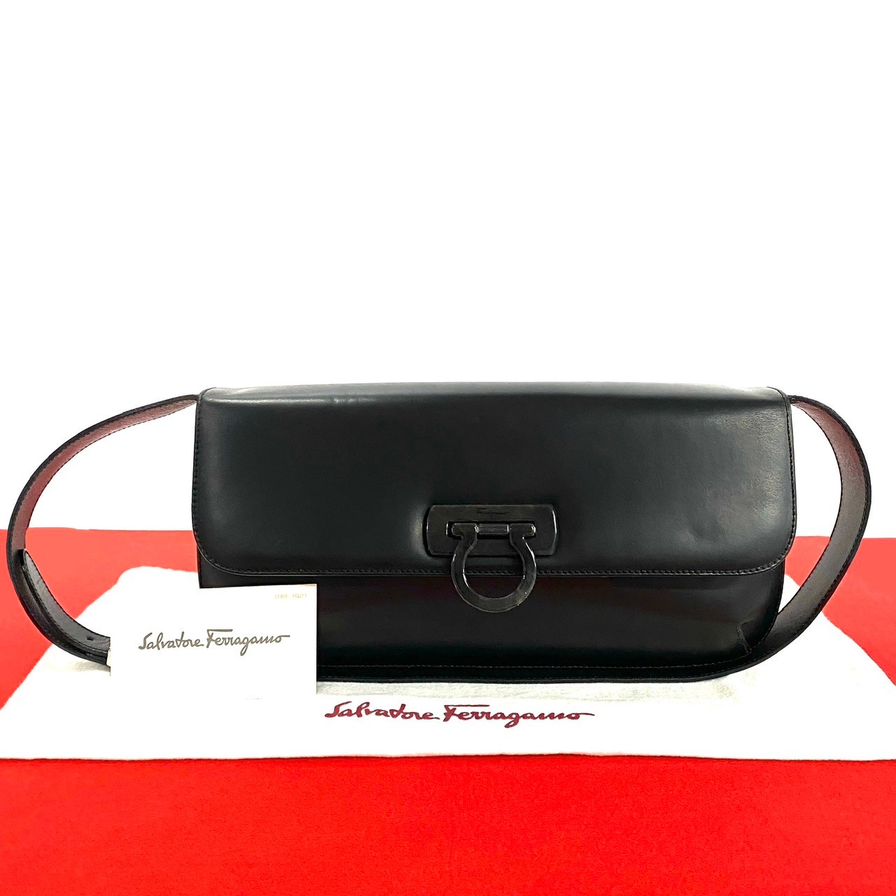 ガンチーニ 金具ショルダーバッグ レザー ブラック 62979