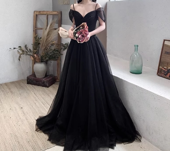 パーティードレス ブラック キャミソール キラキラスパンコール 大人っぽい ピアノ演奏会