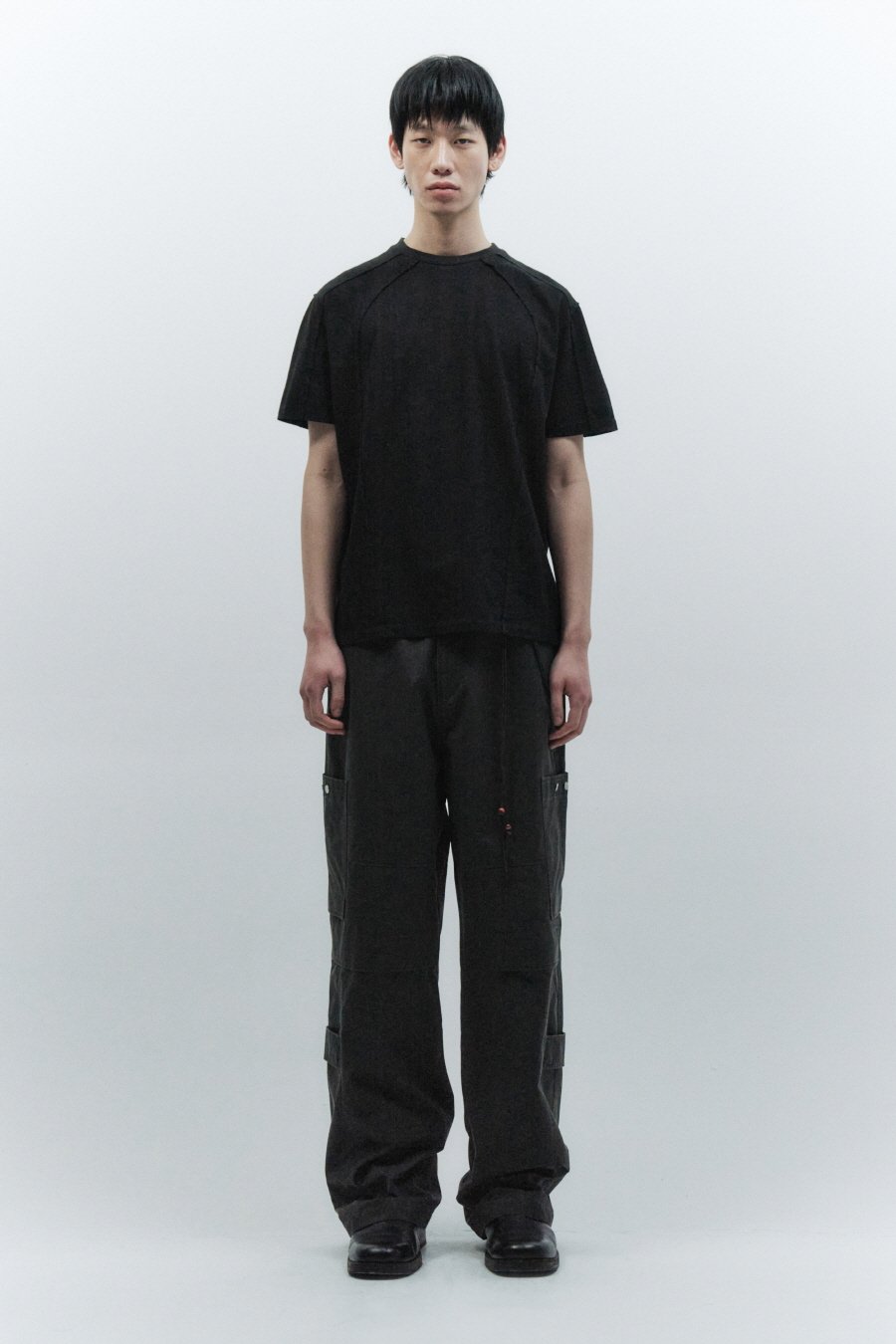 【INSILENCE】 PIGMENT FLIP PANTS : BLACK