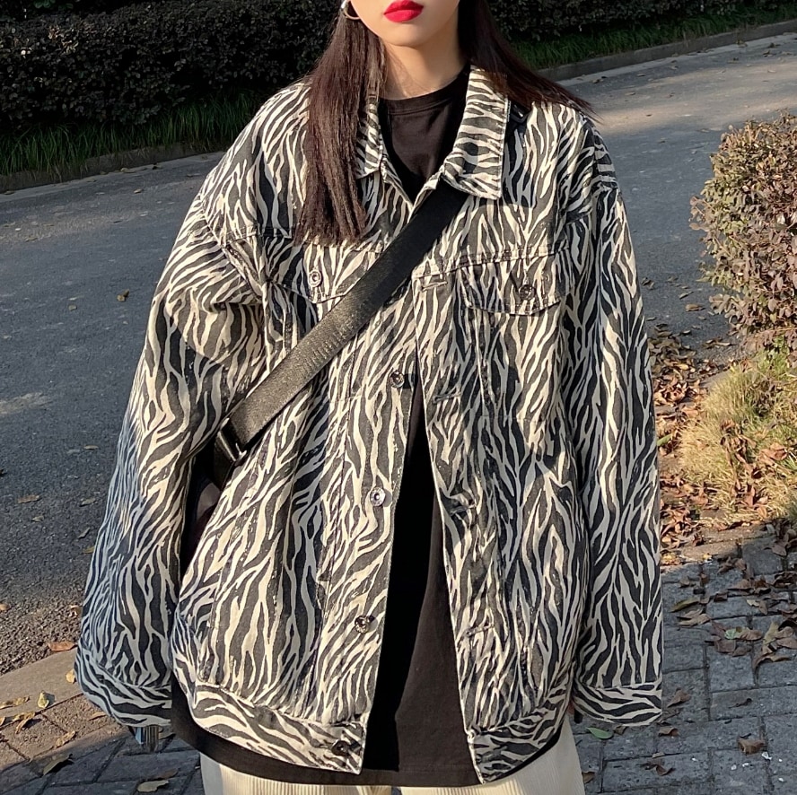 アウター デート ジャケット Gジャン 上着 袖あり 長袖 かわいい 大人可愛い きれいめ シンプル カジュアル 大人 上品 おしゃれ お洒落 主役級 存在感 柄 春 秋 10代 20代 30代