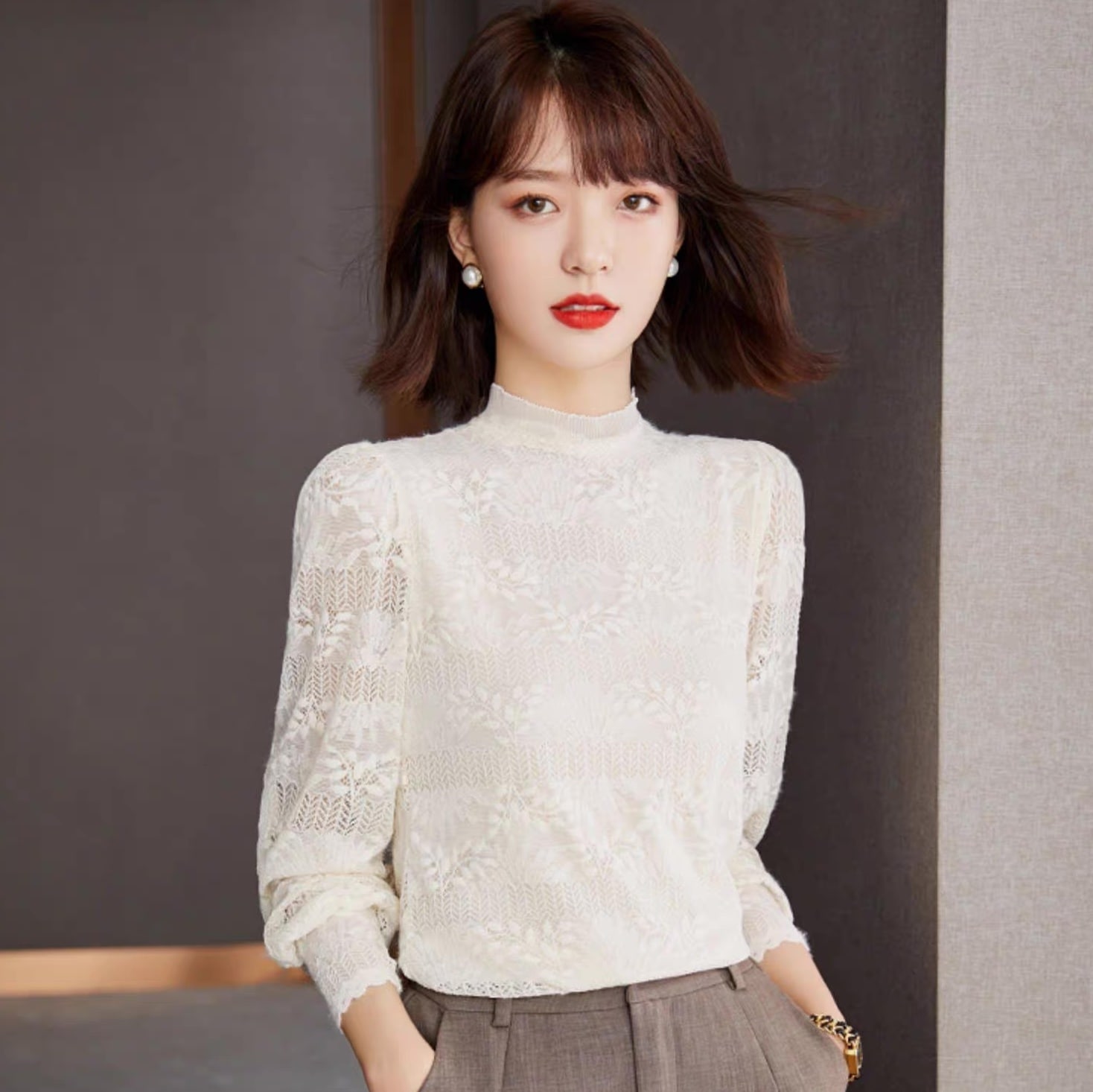 レディース トップス ブラウス カットソー 長袖 ボリューム袖 スタンドカラー フェミニン レース 刺繍 フリル 透け感 シースルー かわいい 大人可愛い きれいめ 上品 おしゃれ レトロ ガーリー