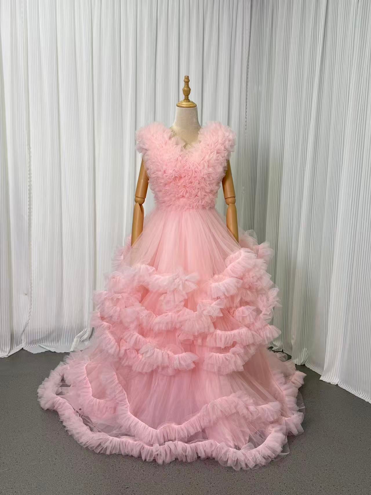 カラードレス ピンク ノースリーブ Vネックドレス ボリュームドレス プリンセスライン もこもこドレス 結婚式