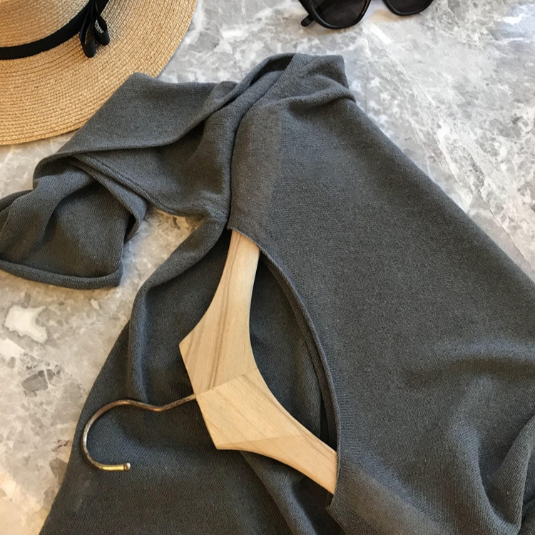 気質はとても厄介です！！！1r*w風のカールレルドレイジーリネンニットブラウスの女性