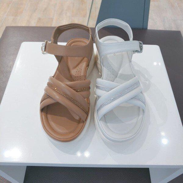 天然皮革 女性 4cm トンサンダル LCWW27U4261_BP_3