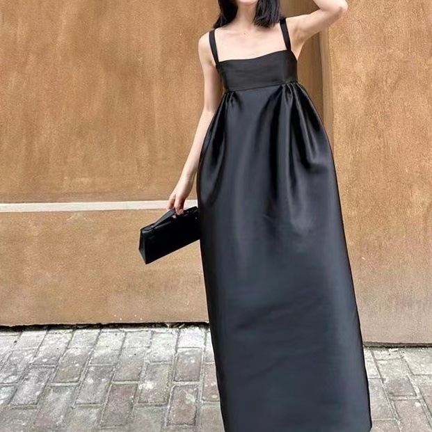 ボトムス ジャンパースカート ロングスカート スカート ロング丈 バックシャン かわいい 大人可愛い きれいめ シンプル 上品 おしゃれ きちんと 大人女子 こなれ感 個性的 主役級 存在感