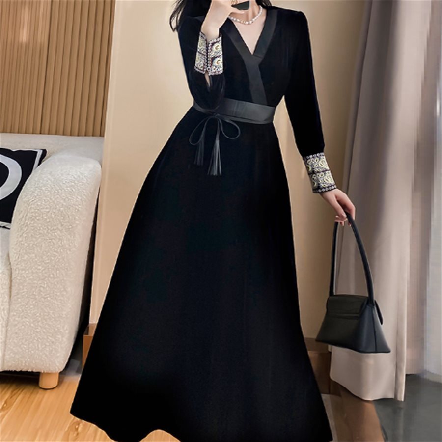 ロングドレス ワンピース ドレス dress 衣装 パーティドレス ベルティングドレス ロング ロング丈 マキシ マキシ丈 袖あり 長袖 Vネック Aライン フレア 刺繍 エレガント