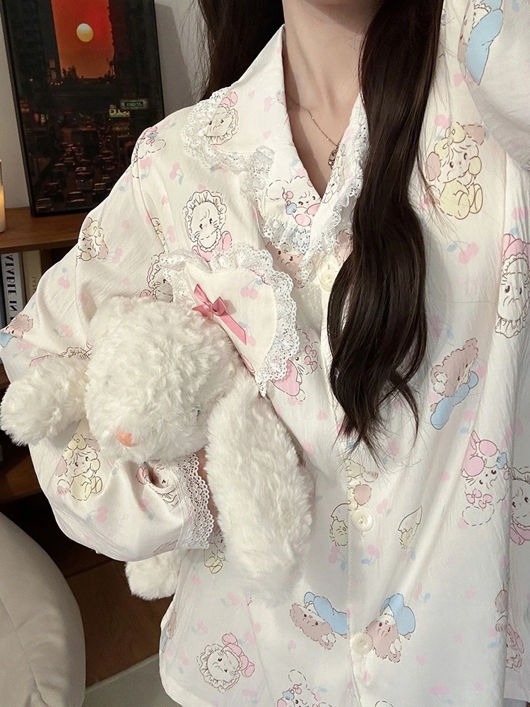 春秋冬に着られるかわいいMIKKOの長袖パジャマ胸パッド付きで自宅で着るのに最適