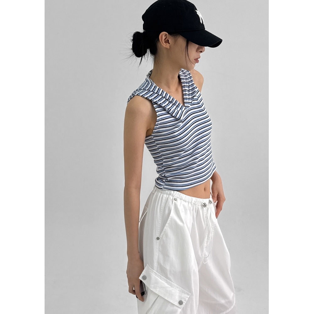 ブラックアップクローアップストライプバックレスホルターフード Nashi