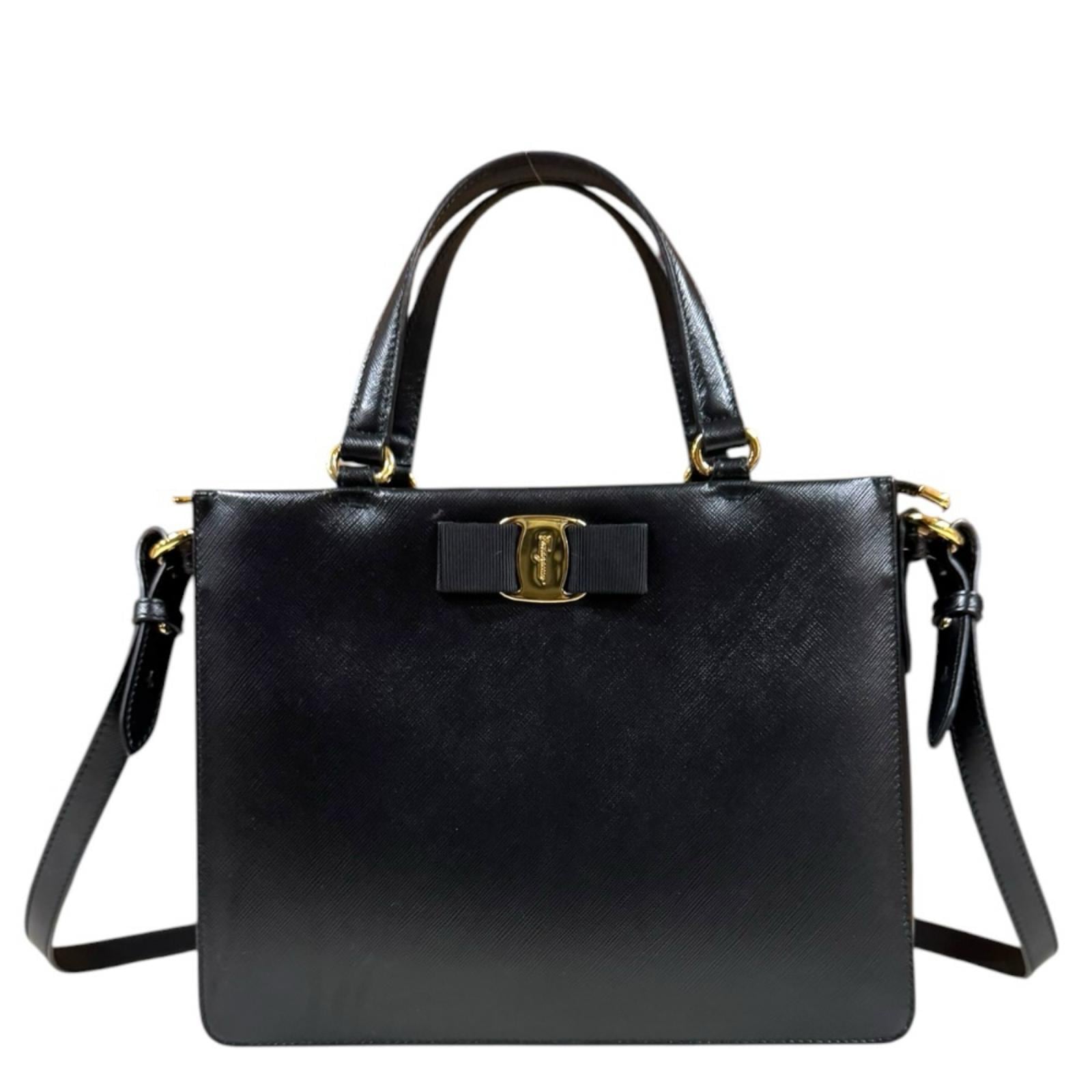 サルヴァトーレフェラガモ ヴァラリボン ショルダーバッグ レザー ブラック Salvatore Ferragamo 中古