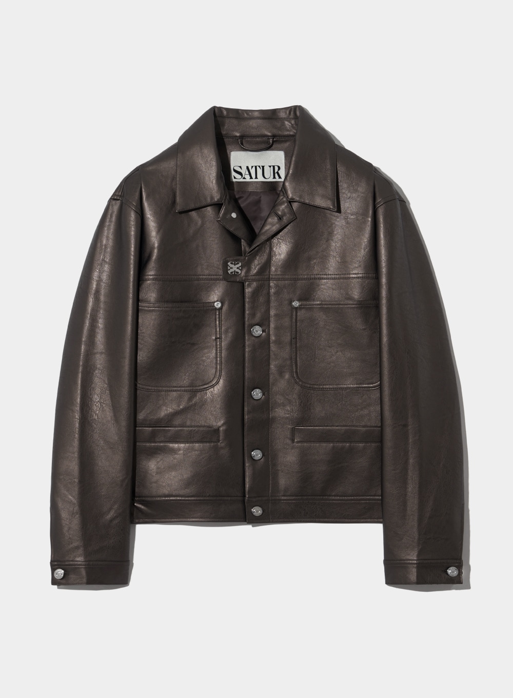 【SATUR】 SYMBOL BROOCH FAUX LEATHER JACKET : GLOSSY BROWN