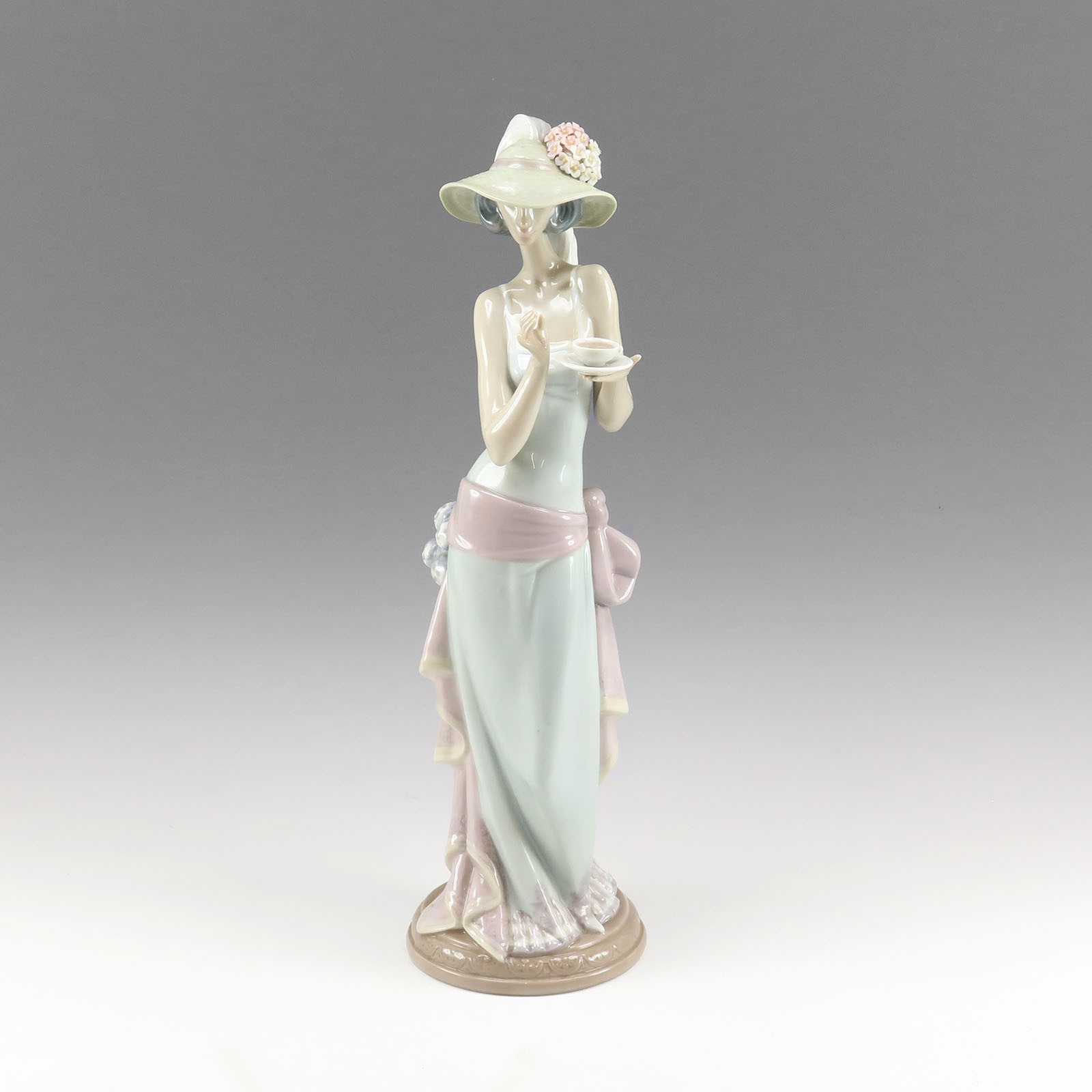 Lladro リヤドロ ティータイム 5470 オブジェ _ 中古品 Aランク