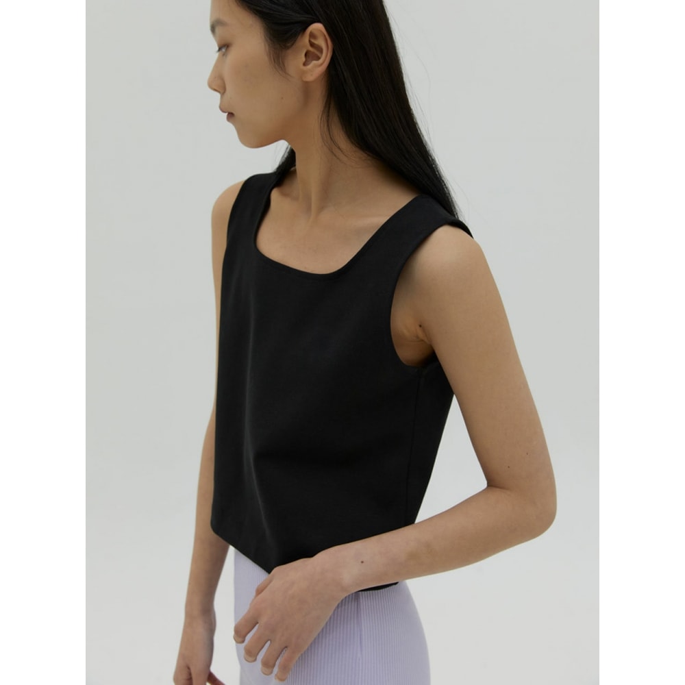 38comeoncommon FLAT SQUARE SLEEVELESS (BLACK)