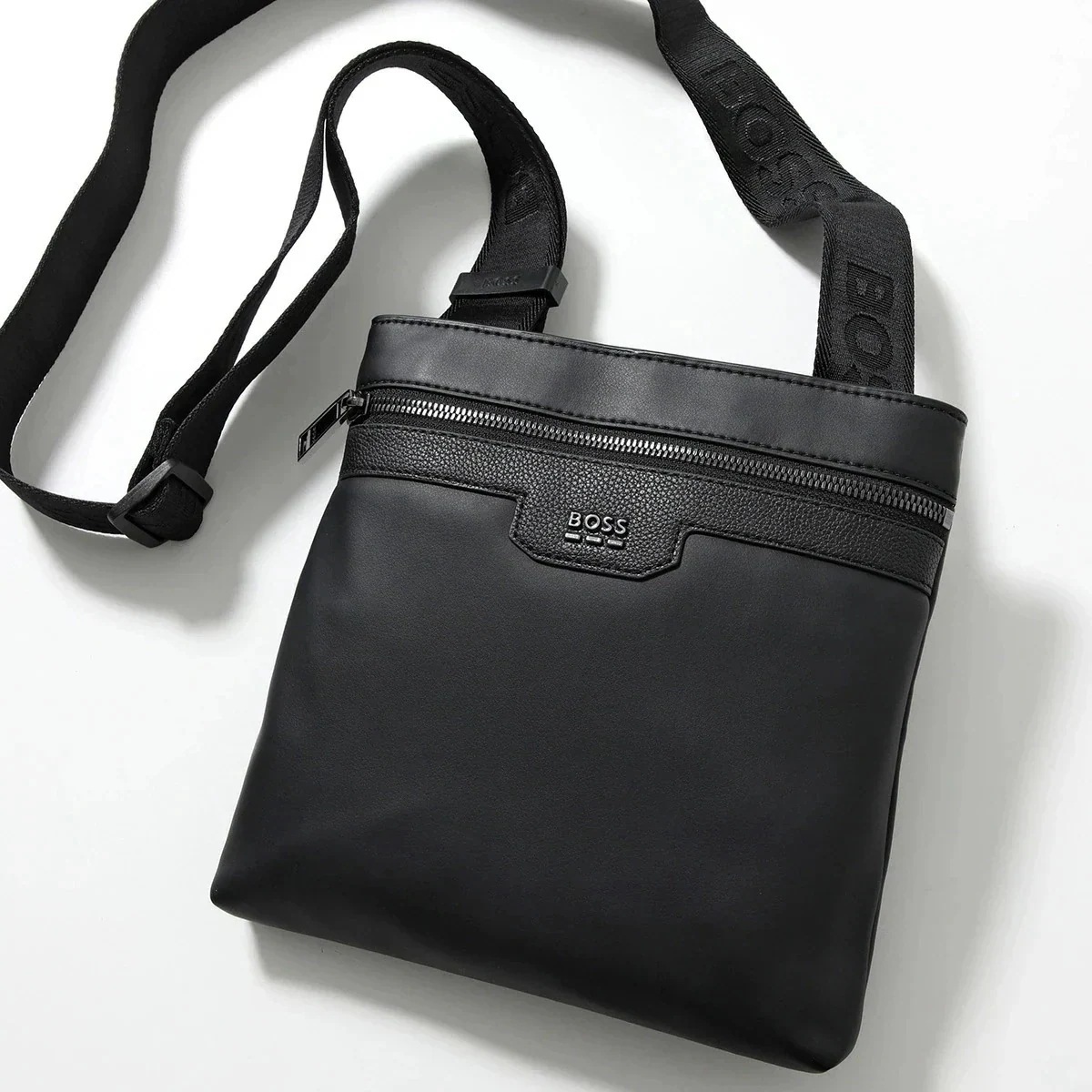 HUGO BOSS ヒューゴボス ショルダーバッグ 50529098 メンズ フェイクレザー クロスボディ ポーチ ロゴ 鞄 001 【mega】