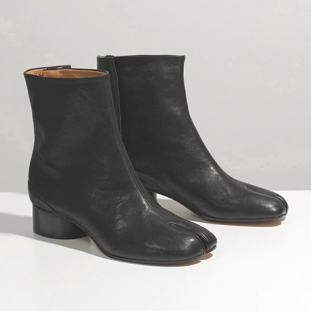 MAISON MARGIELA メゾンマルジェラ 22 S58WU0273 P3753 Tabi レザー 足袋 タビ 3cm ショートブーツ 靴 レディース カ