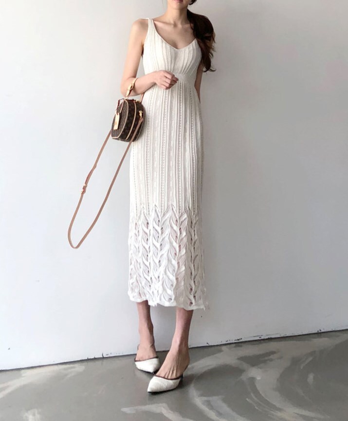 ワンピース ロングスカート 膝下 ミモレ 7分丈 ノースリーブ Vネック スリム タイト 細身 かわいい 大人可愛い きれいめ シンプル カジュアル 大人 上品 おしゃれ お洒落 大人可愛い 大人女子