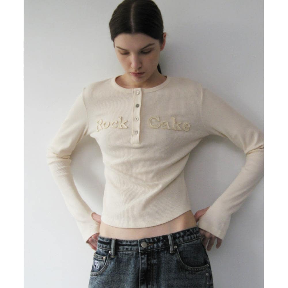 ROCKCAKE Applique Logo Button Top Cream RC25TP16400CR