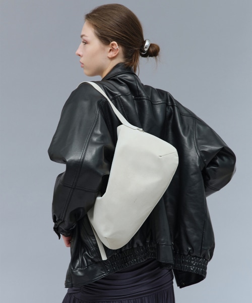 【OVHEE】 Nessa Hobo Bag_Oatmeal ショルダーバッグ 正規品