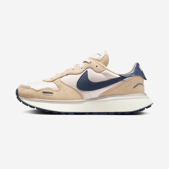 Qoo10] NIKE W PHOENIX WAFFLE FD2 : シューズ