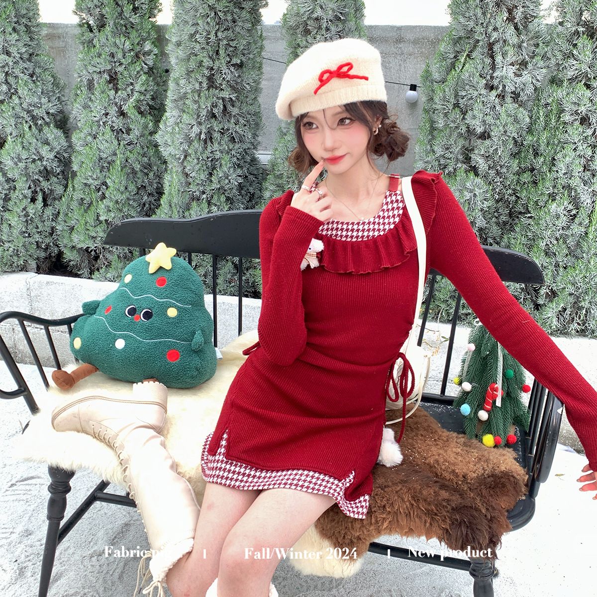 【3日出荷】サンタ コスプレクリスマスの初雪赤い首掛けワンピース女性の秋冬のちらしたフリルの襟にウエストの長いスカート