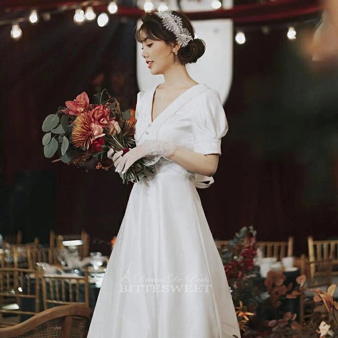 ウエディングドレス パフスリーブ 韓国 ウェディング Wedding Dress ドレス Vネック 【オーダーメイドも可能】床付きタイプ 背中空き ファスナー 前撮り 撮影 結婚式 海外挙式ドレス【ホ