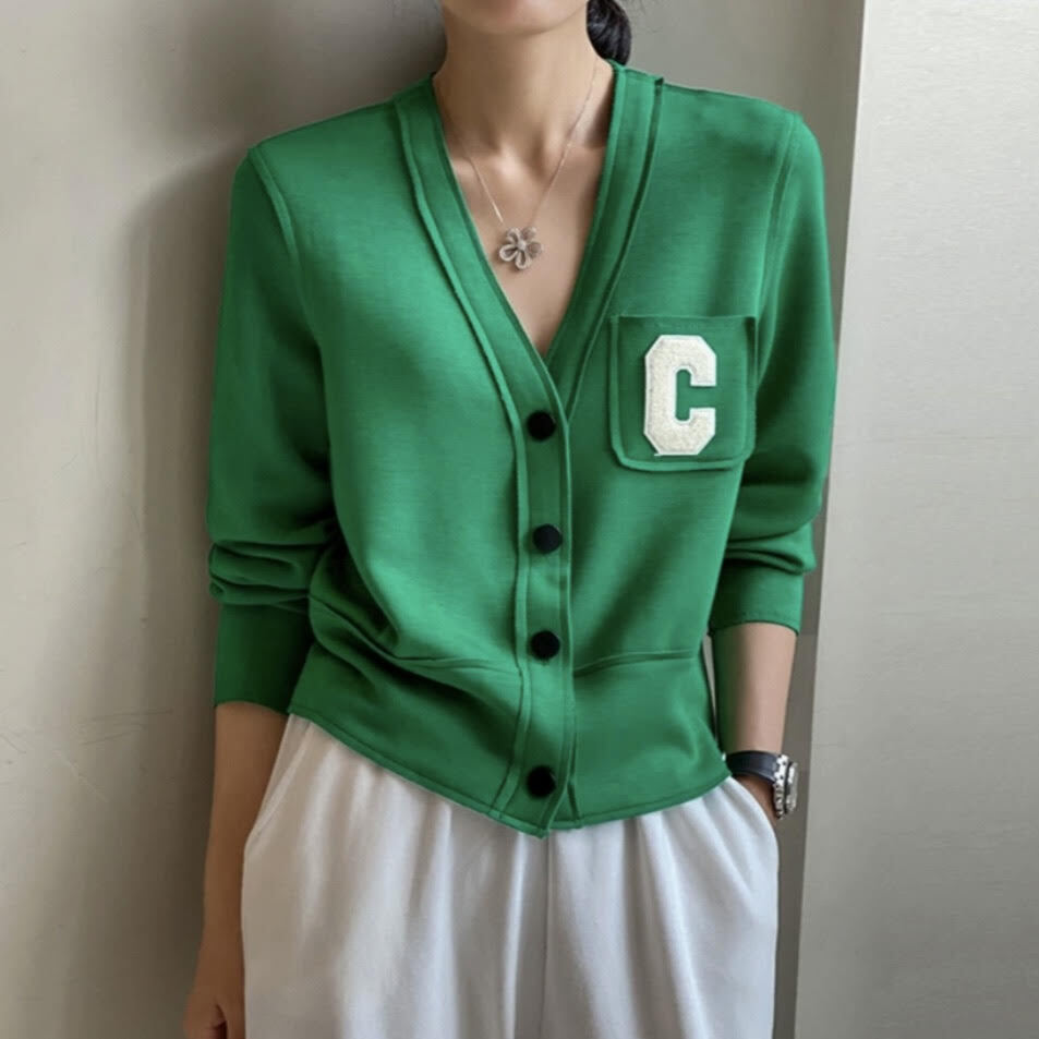 スポーティーカーディガン カーディガン スポーティー ロゴ 文字 アルファベット Vネック 緑 グリーン フロントボタン 黒ボタン ブラックボタン 前開き オルチャン 韓国 レディース 長袖 きちんと