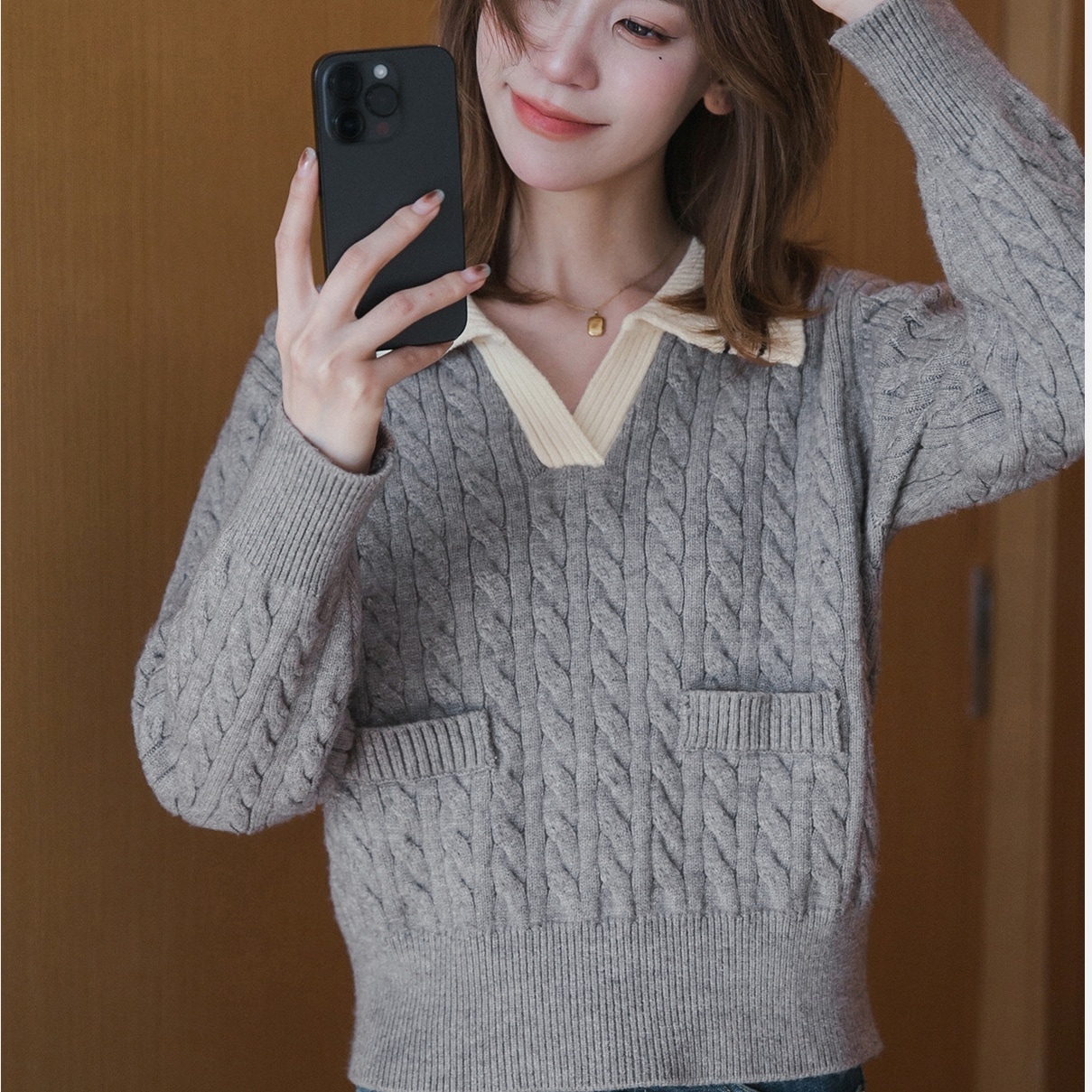 トップス セーター プルオーバー 長袖 ミディアム丈 襟付き Vネック ポケット かわいい 大人可愛い きれいめ シンプル 上品 おしゃれ かっこいい カジュアル レトロ こなれ感 個性的 主役級