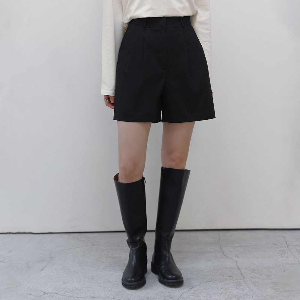 フロントタックショートパンツ