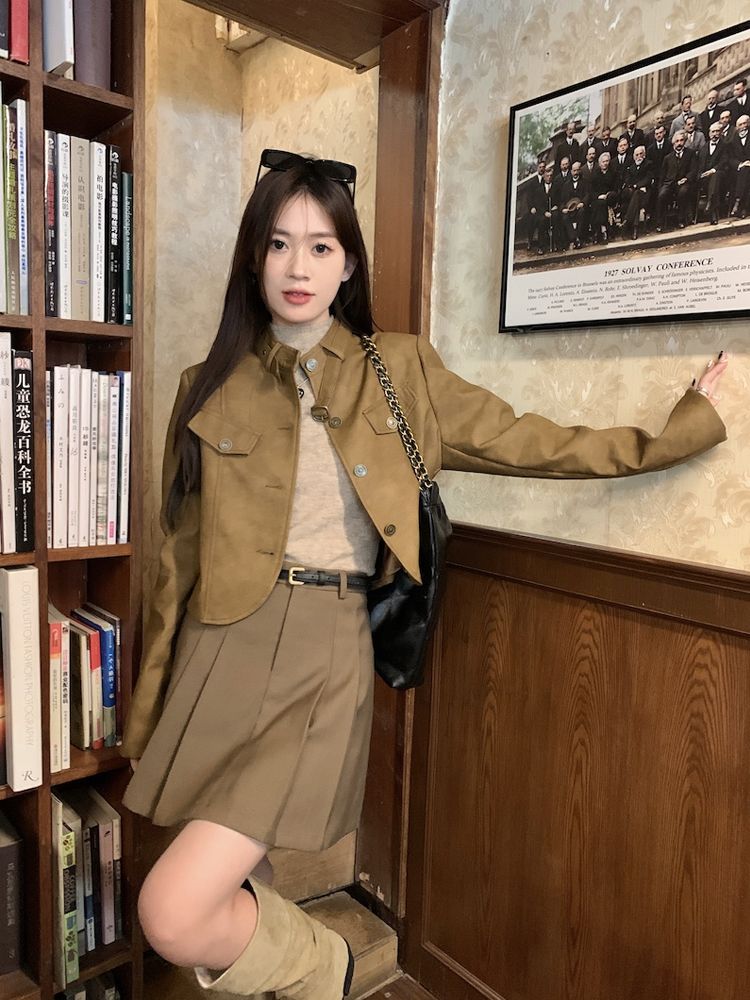 春 新作 韓国バージョン レトロ レザージャケット スリム半袖ニット ハイウエストプリーツ半身スカート3点セット 韓国 セットアップ セットアップ スウェット セットアップ ジャージ 4,817円