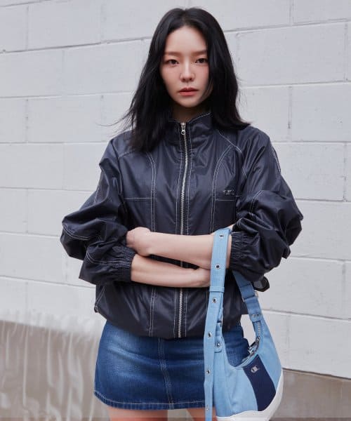 [24SS新商品 - イソム着用］メタルエンブレムコーティングウインドブレーカー