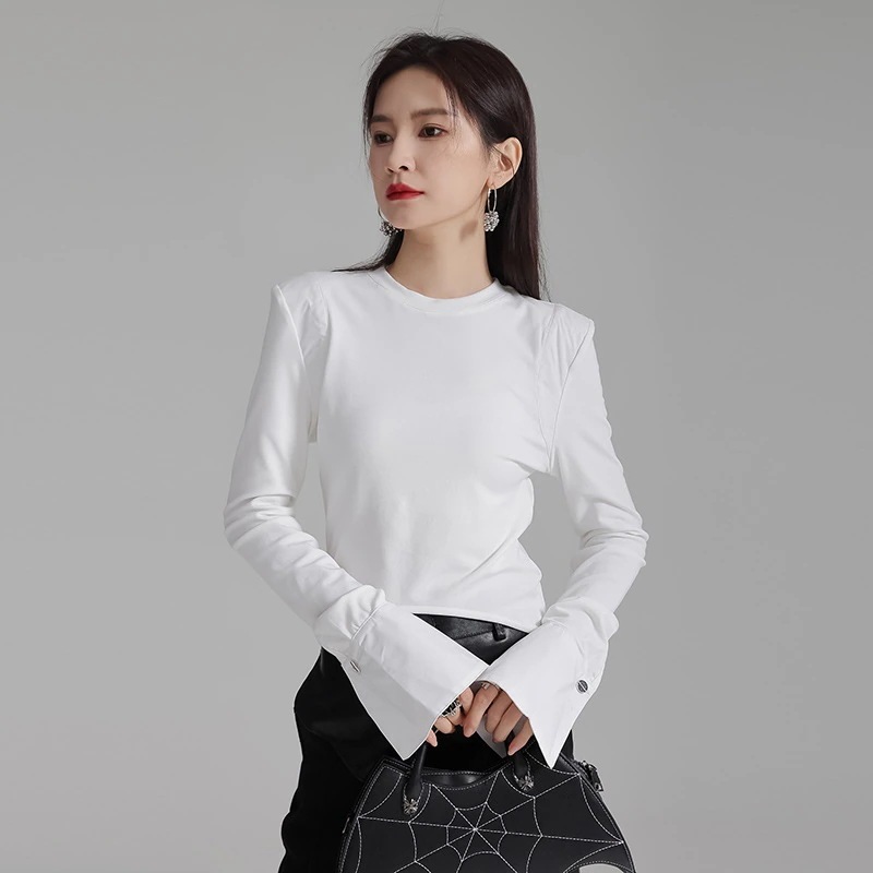 マウンテンパーカー 2024 春 スリミング 長袖 tシャツ アンダーウェア 喇叭袖 トップス レディース