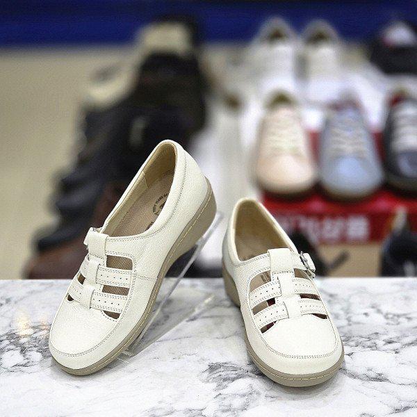 女性4cm軽量スリッポンストラップローファー3FR457