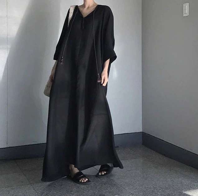ネックロングワンピース ワンピース フレアワンピース ロング ロング丈 マキシ 袖あり 長袖 Vネック かわいい 大人可愛い きれいめ シンプル カジュアル 大人 おしゃれ お洒落 レトロ