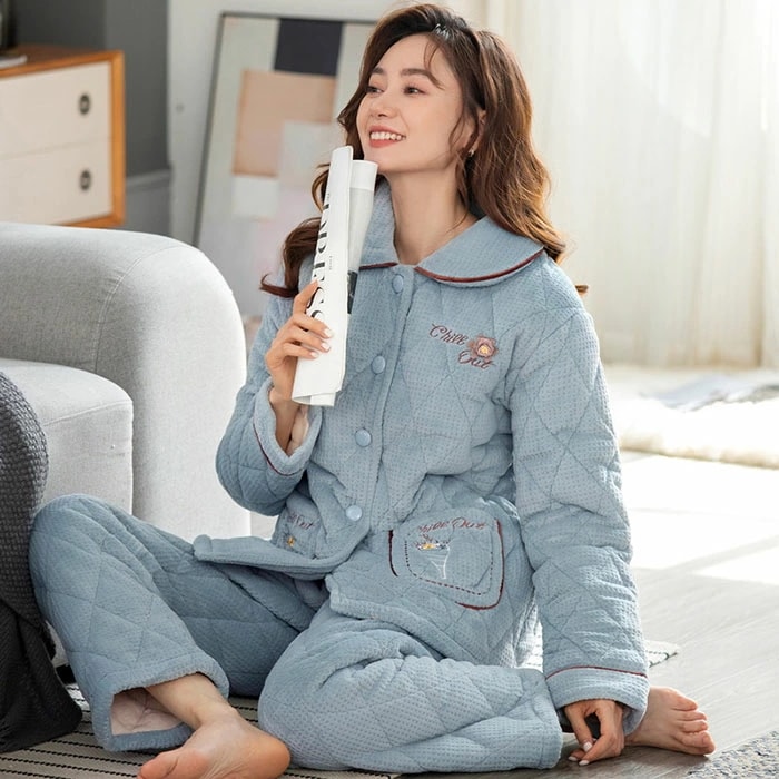 パジャマ レディース ルームウェア 上下セット 冬 長袖 暖かい 可愛い 前開き フランネル 裏起毛 部屋着 大きいサイズ 中綿 超厚手 保暖 防寒 おしゃれ 寝間着 寝巻き 婦人 女性 彼女 妻 旅