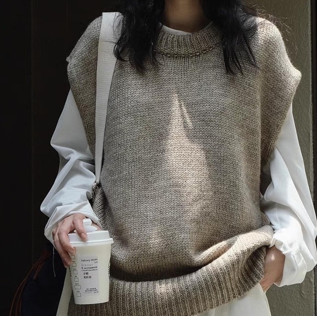 トップス ニット セーター プルオーバー ベスト レディース 袖なし ノースリーブ ラウンドネック オーバーサイズ 大人可愛い きれいめ シンプル カジュアル おしゃれ かっこいい レトロ ラフ