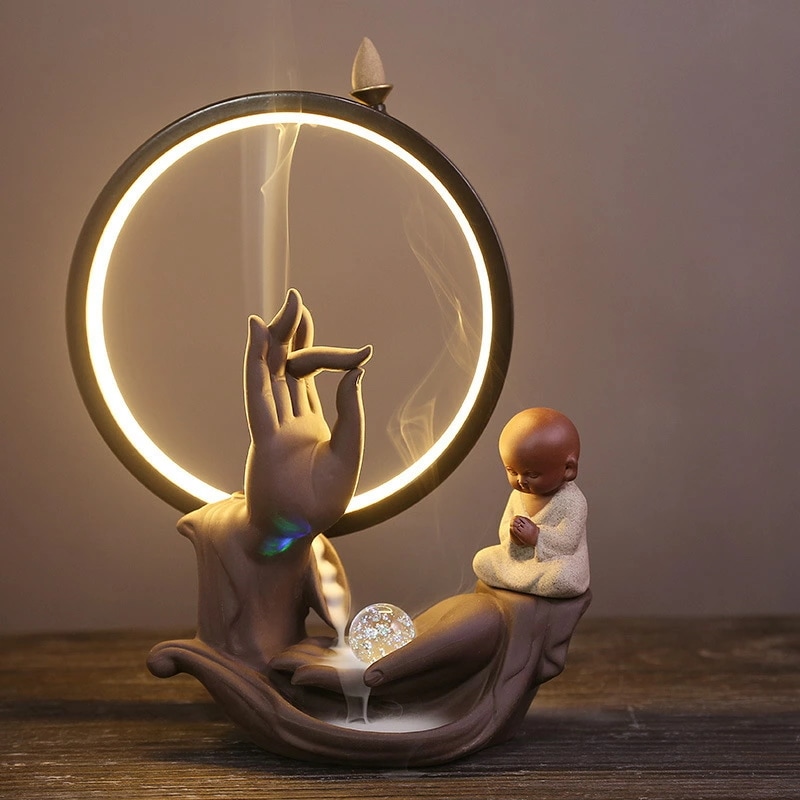 LEDライト 手　お坊さん　台座　倒流香 香炉 お香ホルダー 流川香 香炉用品 セラミック 置物 開運 風水 ドラゴンボール お香立て 幻想 インテリア 置物 香り 仏具 煙 煙逆流 瞑想 幻想 プレ