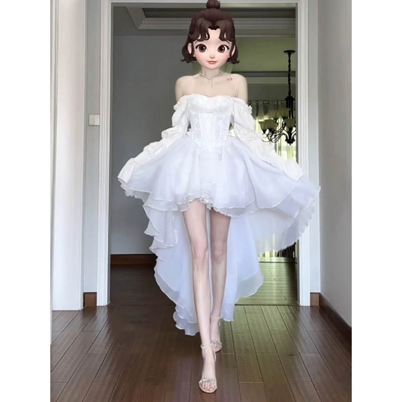 今年の人気の美しいフレンチティーブレイクは美しくハイエンドで絶妙でセクシーな小さな妖精の白いチューブトップドレスです