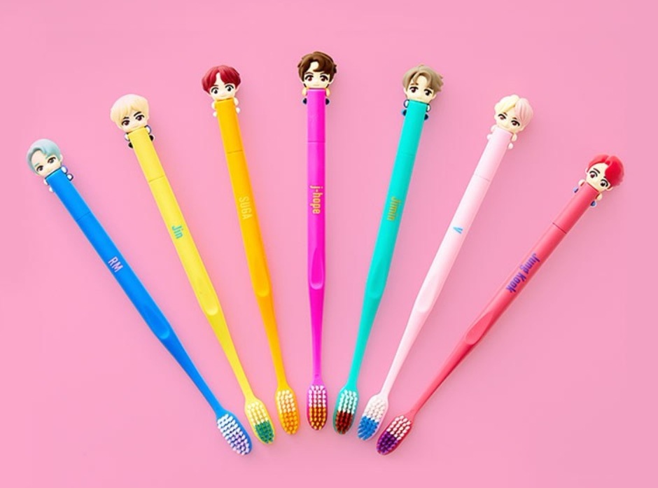 BTS キャラクターフィギュア歯ブラシ マグネットスタンド7点セット7個1セット 6,300円
