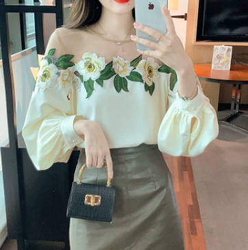 花柄 刺繍 ワンショルダー トップス ブラウス カットソー レギュラー丈 長袖 オフショルダー デコルテ スリム 細身 ストレート スマート 裾イン シフォン 透け感 薄手 かわいい 大人可愛い