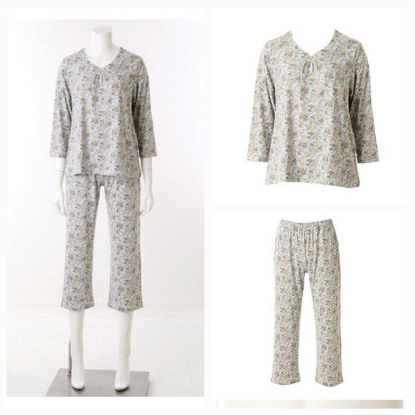 プレゼントにおすすめ)しわになりにくく伸縮性の良いタッチが柔らかいコートや花柄の上下VEV3957W