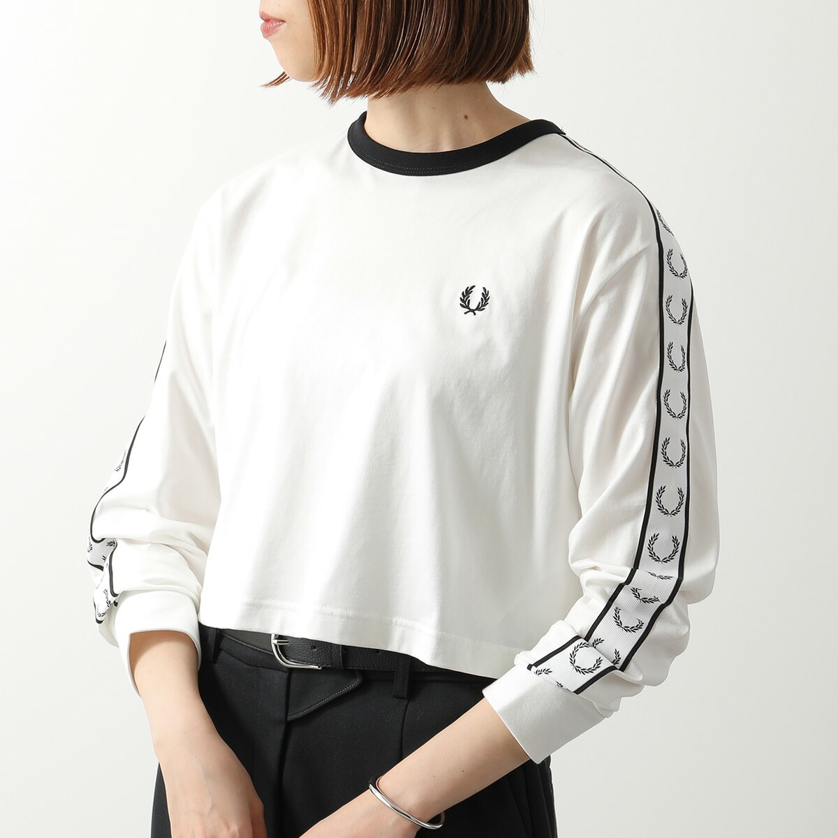 FRED PERRY フレッドペリー Tシャツ Taped Long Sleeve T-Shirt G1109 レディース 長袖 カットソー ロゴ ローレルリース 刺繍 クロップド丈 129/SNOW