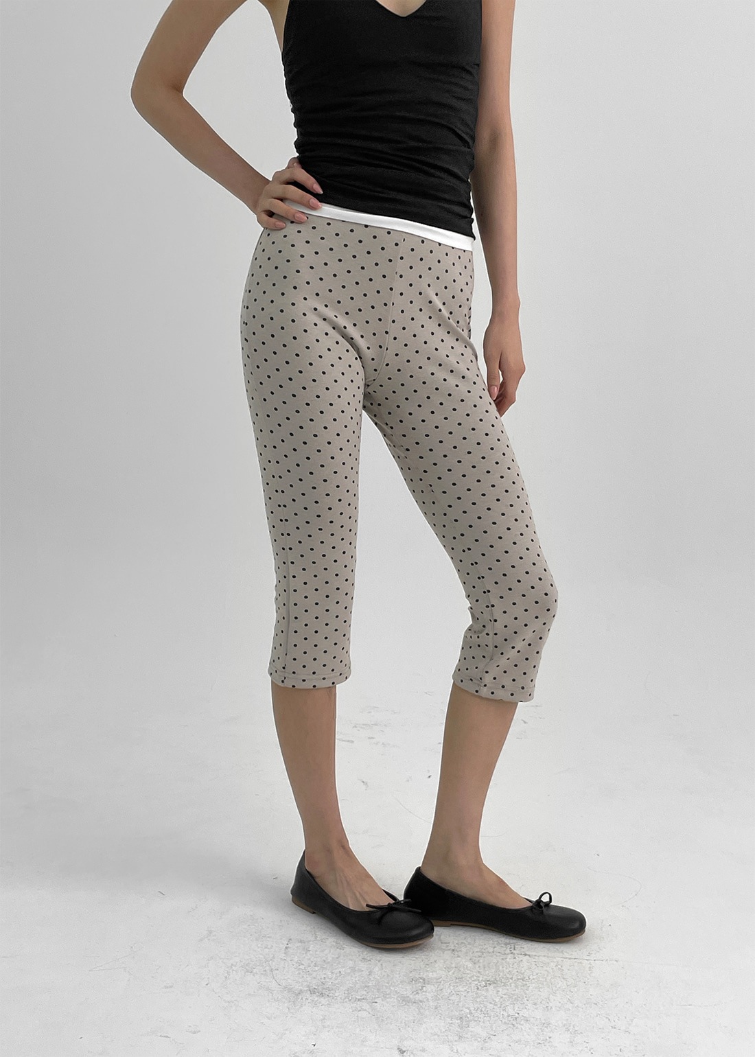 ミオスドットカプリパンツ