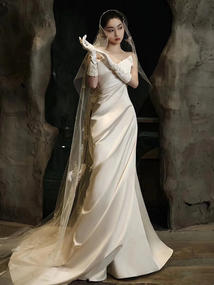 花嫁用サテンブテールライトウェディングドレス2025新作ハイエンド小柄な人用ウェディングドレス