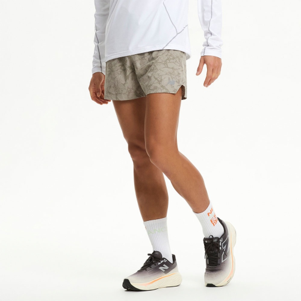 ニューバランス NBNVF26331/メンズ 4パートプリント RCショーツ (ダークベージュ)