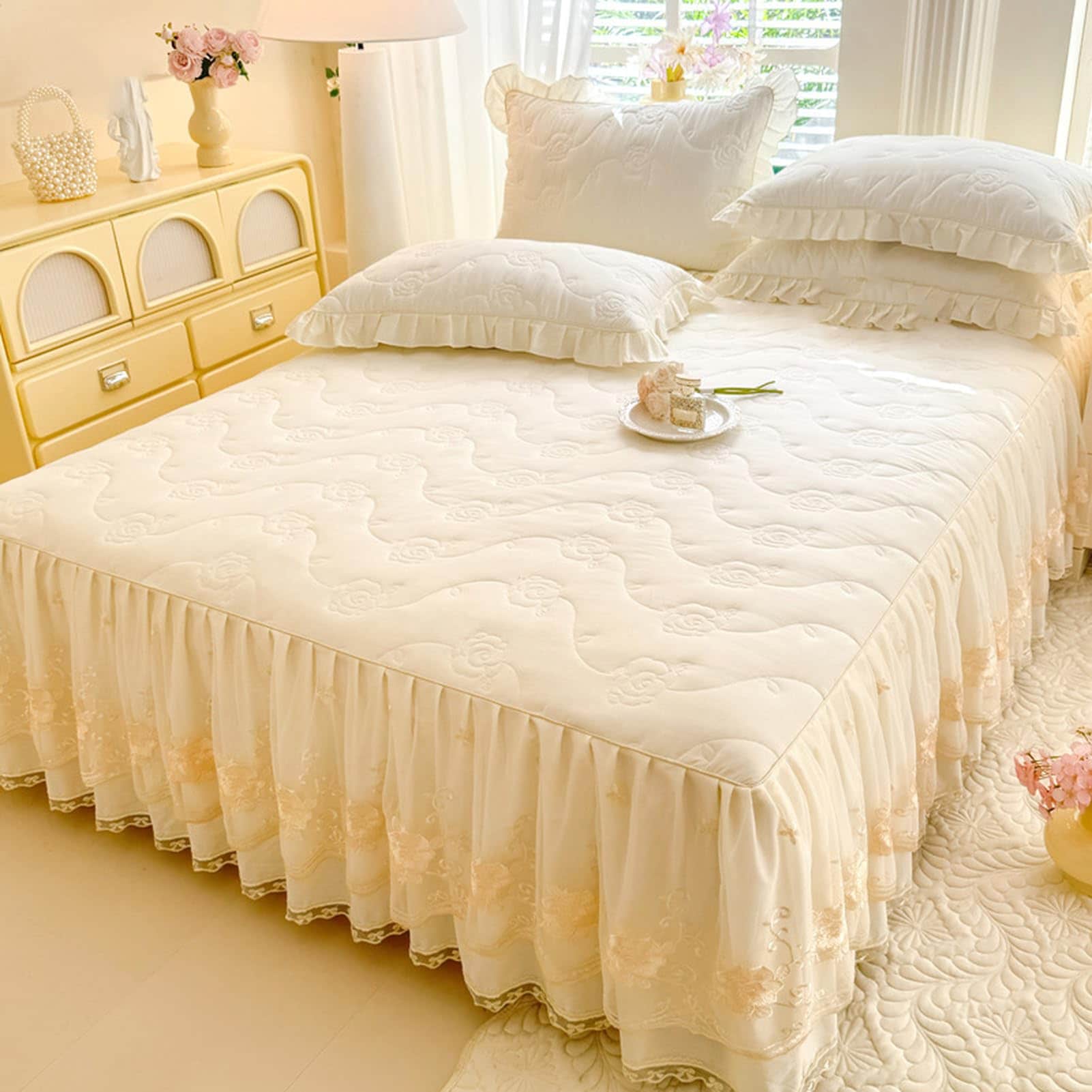 Fzigenle ベッドスカート ベッドシーツ カバー ベッドスプレッド 北欧 耐久性 丸洗いok オフホワイト 春夏秋冬 四季用 可愛い プリンセス風 姫様風 フリルレース かわいい 取り付け