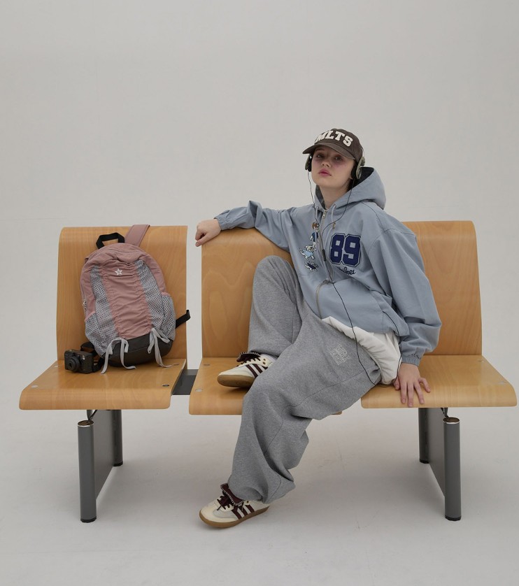 マルチーズ刺繍フードジャンパー 2色　UNISEX