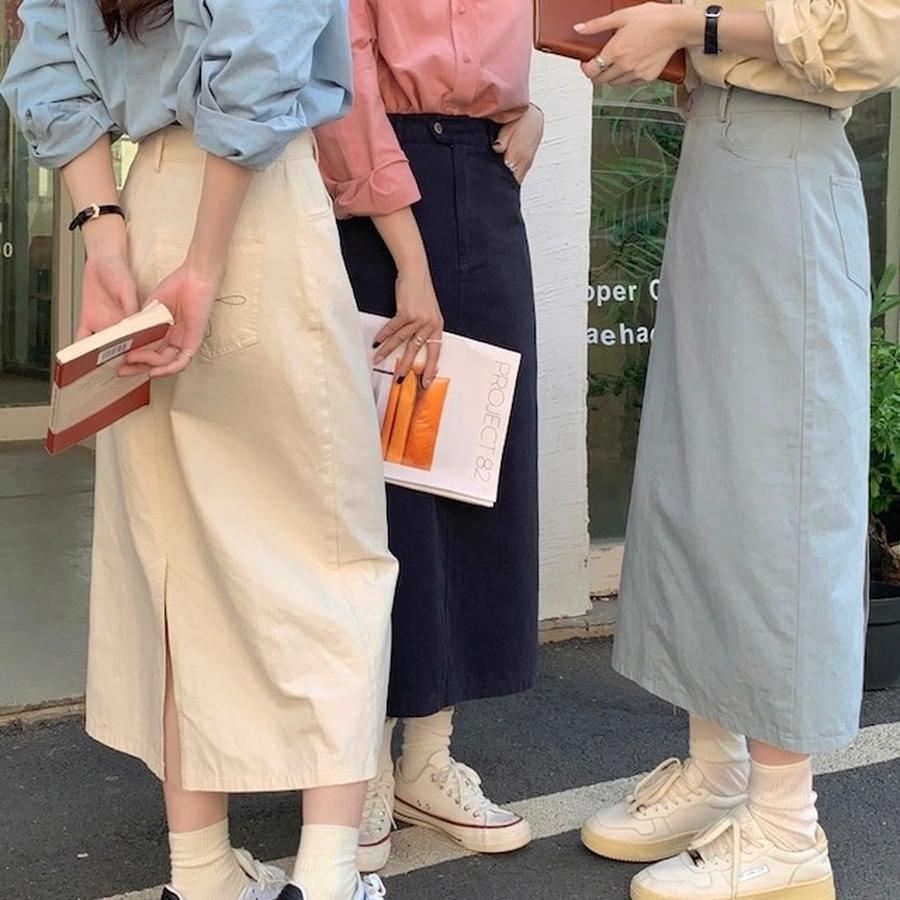 【送料無料】スカート デニム生地 ミディアム丈 スリット バックオープン ハイウエスト 脚長効果 美脚効果 細見え 春 白 水色 紺色 かわいい おしゃれ カジュアル 韓国ファッション レディース お