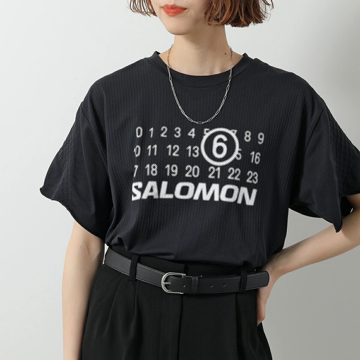 MM6 × SALOMON エムエムシックス メゾンマルジェラ サロモン コラボ シームレスTシャツ S52GC0345 M20101 レディース 半袖 ロゴT 900