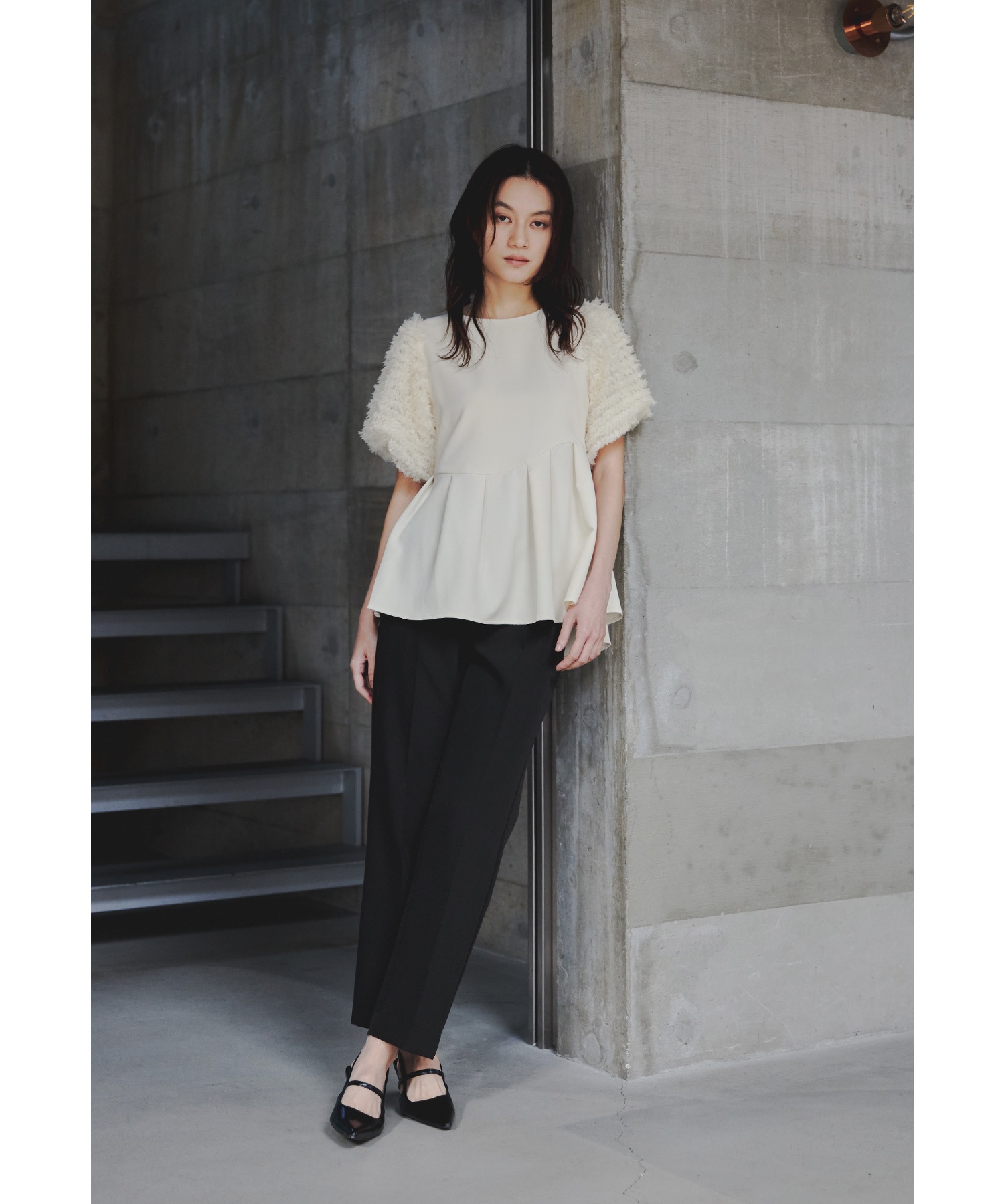 パフスリーブペプラムブラウスセットアップ レディース 2点セット セレモニースーツ パンツスーツ トップス テーパードパンツ 入園式 卒園式 入学式 卒業式 成人式 同窓会 ママ 母 七五三