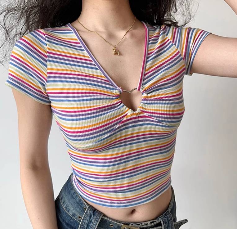 レディース トップス Tシャツ クロップド丈 半袖 Vネック 襟なし かわいい カジュアル おしゃれ ガーリー 個性的 存在感 ラブリー キュート アメリカン アクティブ ボーダー ハート 春 夏 秋 5,096円