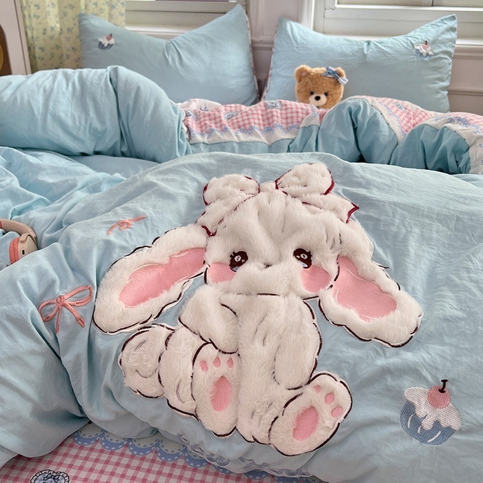 新しい漫画タオル刺繍4点セットカテゴリーA裸の睡眠純綿ウォッシュコットンアップリケ刺繍学生寮ベッドシーツと布団カバー1